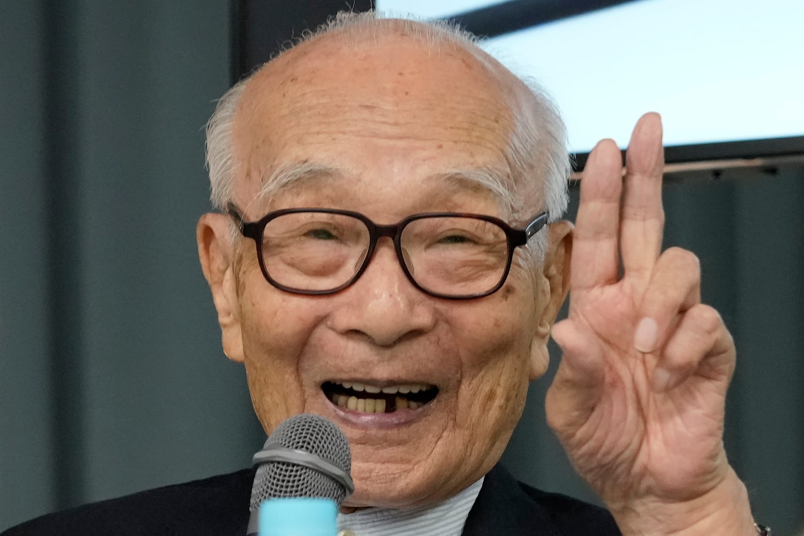 Terumi Tanaka, a Nihon Hidankyo executive speaks during a press conference in Tokyo, Saturday, Oct. 12, 2024, a day after Nihon Hidankyo, or the Japan Confederation of A- and H-Bomb Sufferers Organizations, won the Nobel Peace Prize. (AP Photo/Hiro Komae)