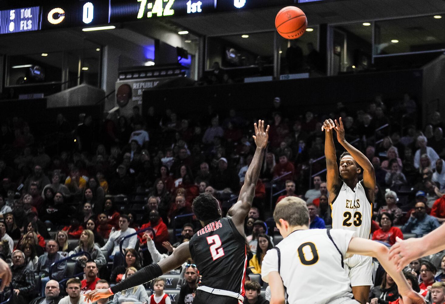 Centerville beats Lakota West in D1 boys district basketball final