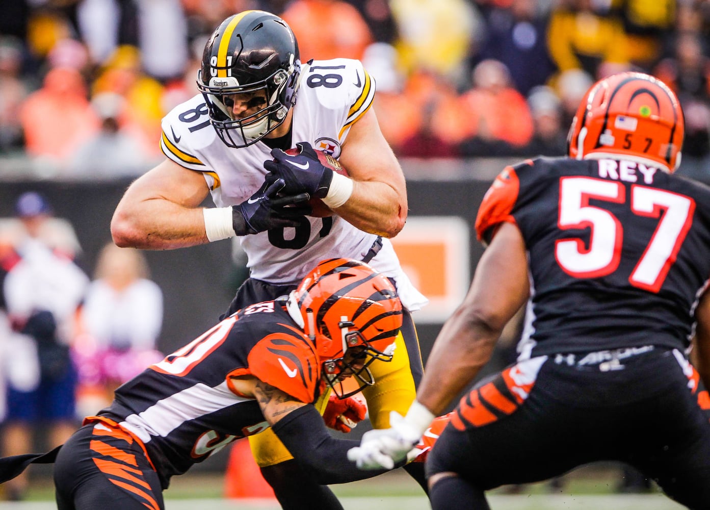 Cincinnati Bengals vs Pittsburgh Steelers football