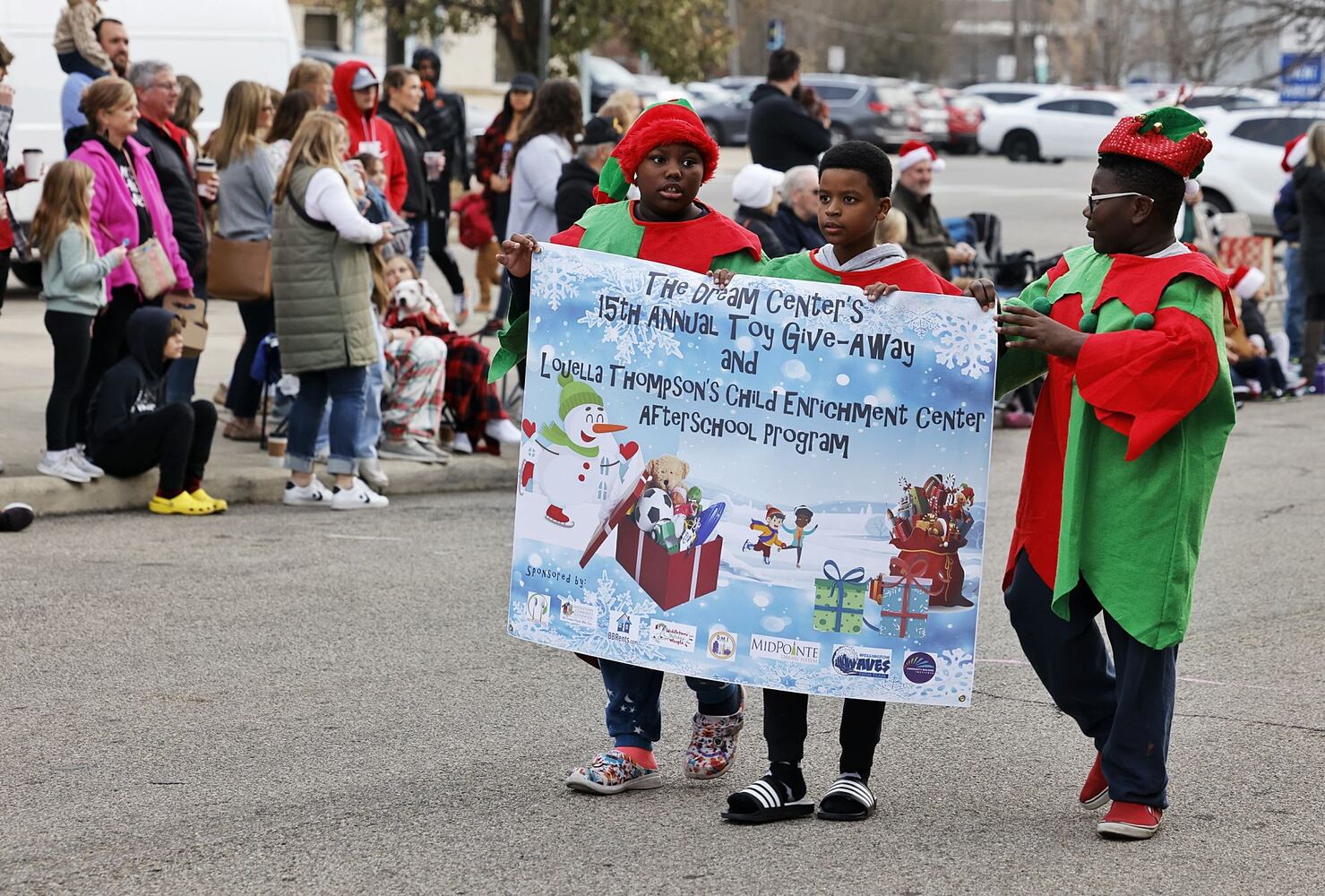 112622 Santa parade Middletown