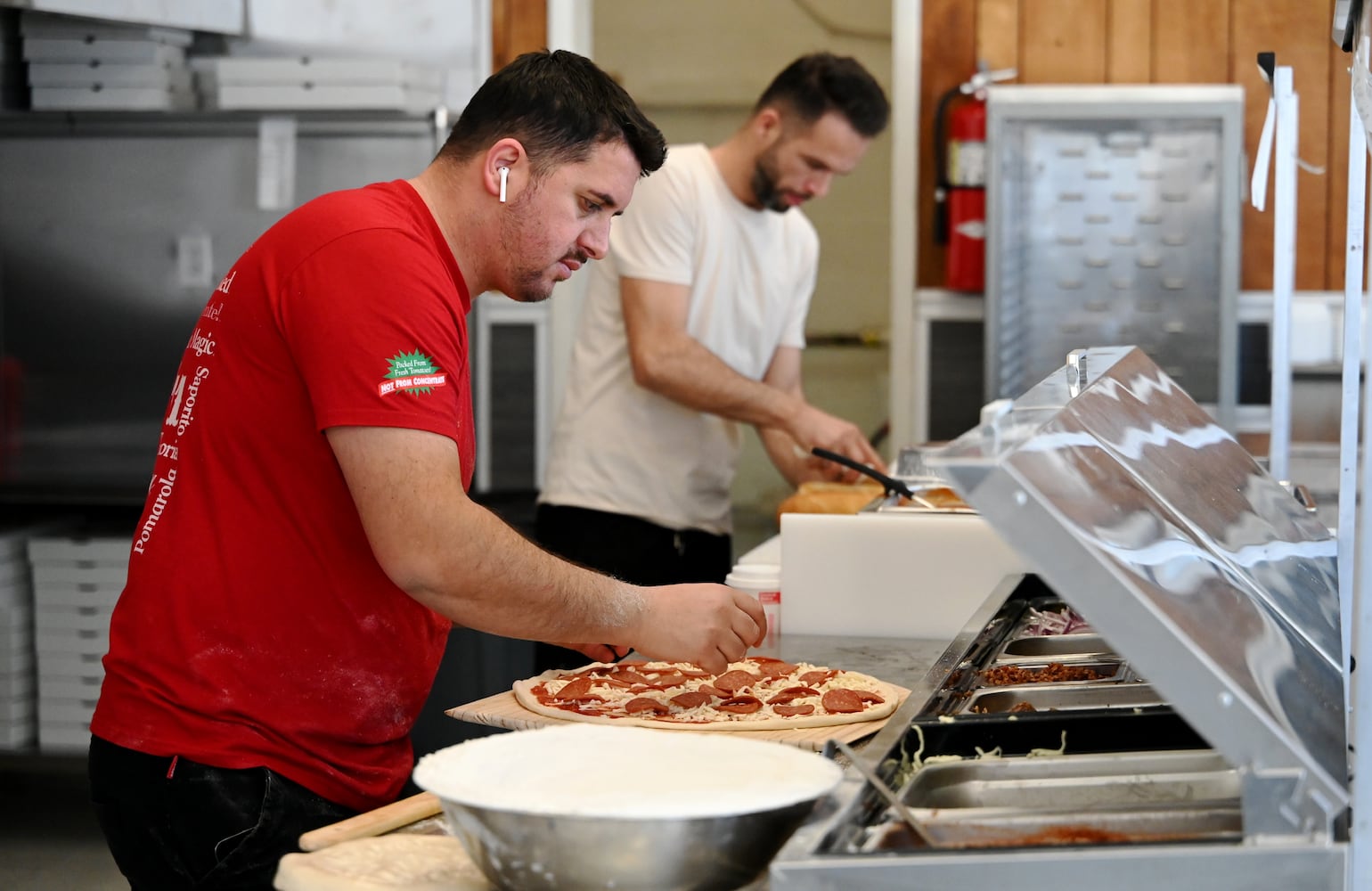 Calabria Pizza opens for business in Hamilton