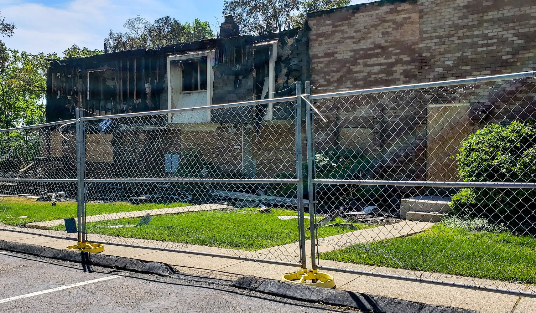 Fire destroys multi-unit apartment building in Fairfield