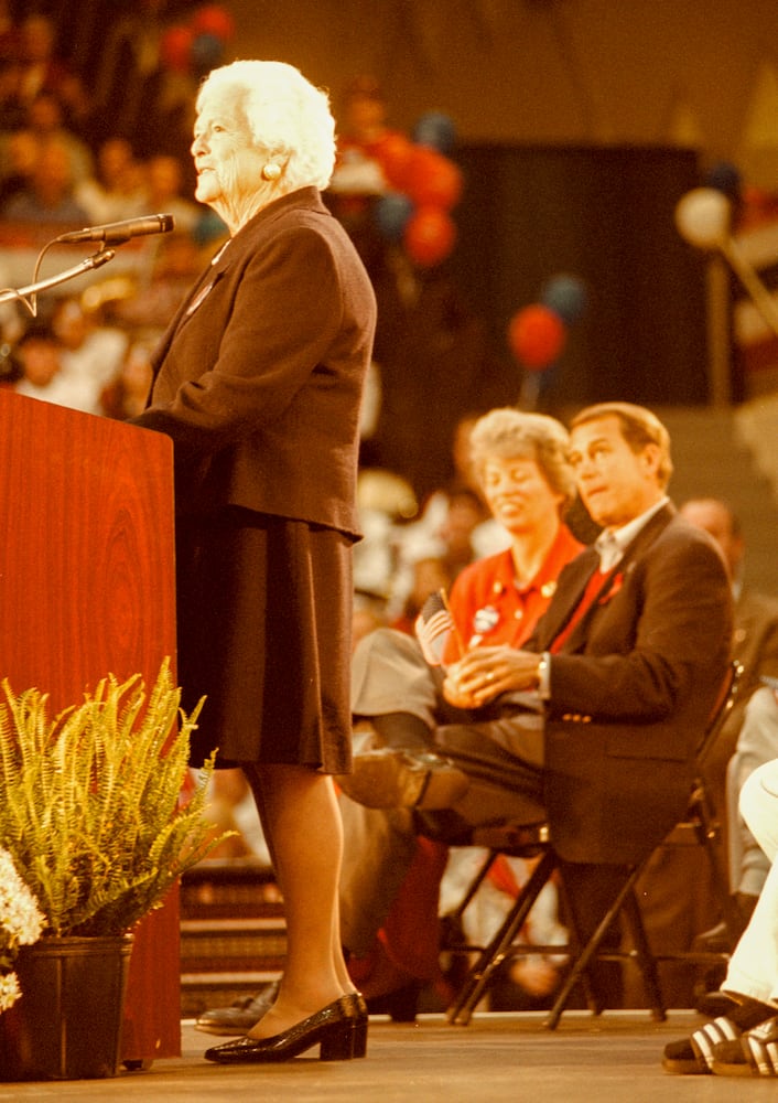 PHOTOS Barbara Bush at Lakota East in 2000