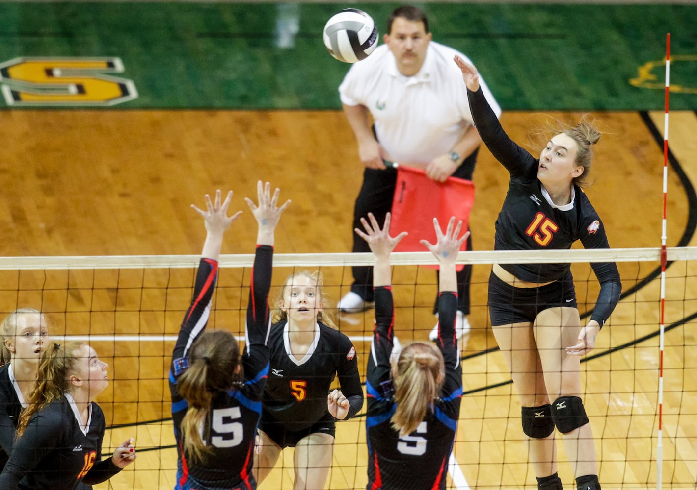 Fenwick wins Division II State volleyball championship against Highland