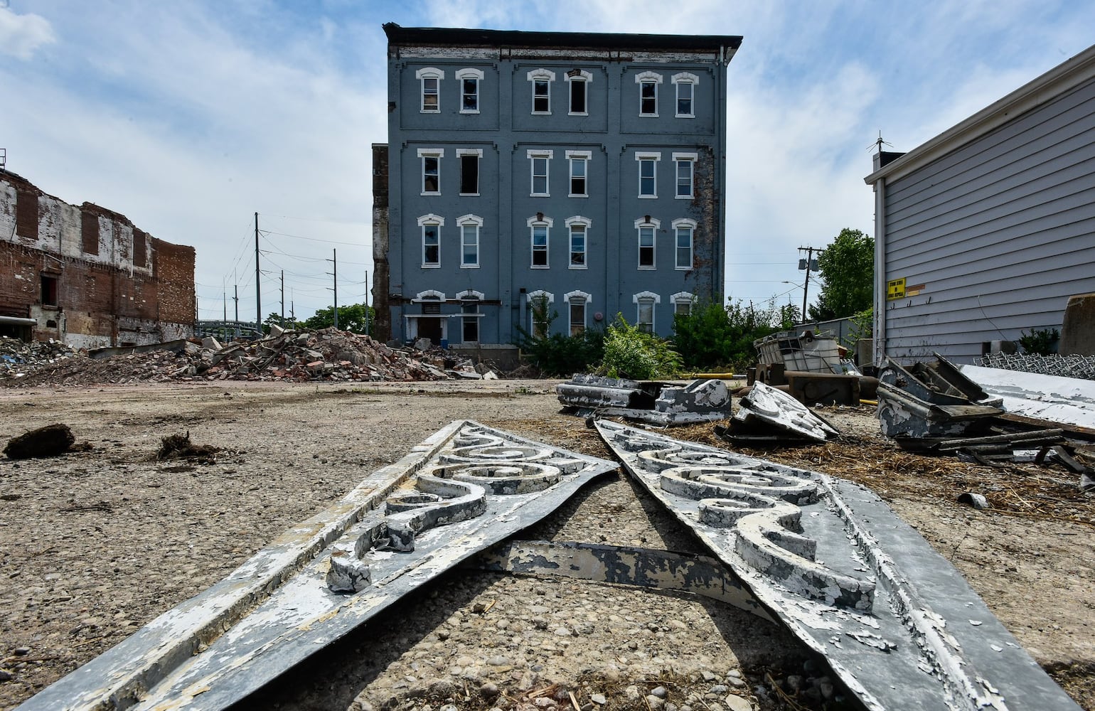 Company preserving historic items from Hamilton building before demolition