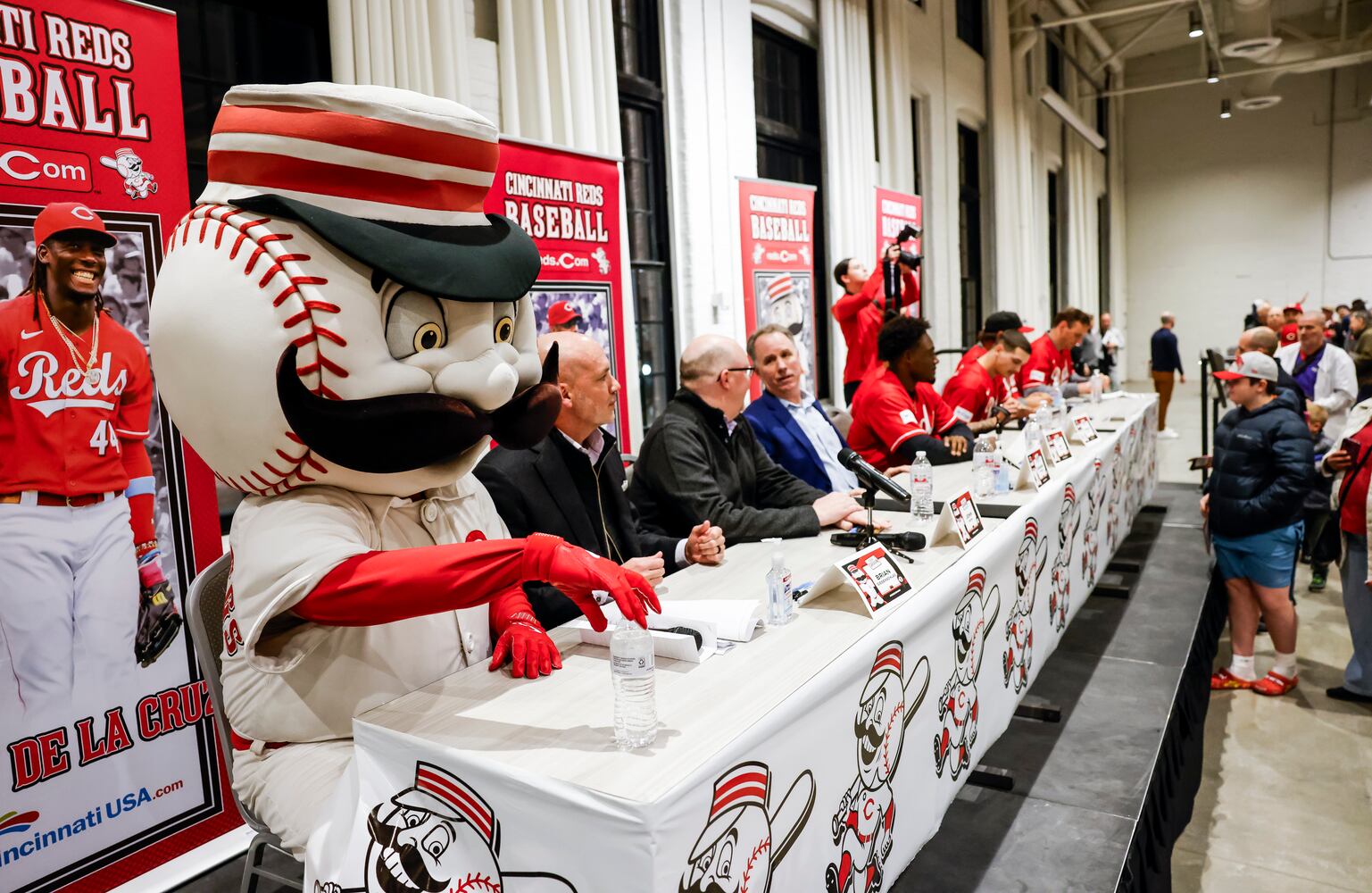 012224 Reds Caravan