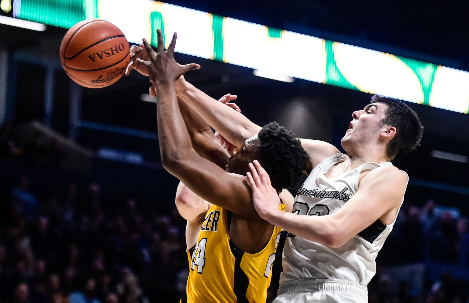 Lakota East falls to Moeller in D1 Regional basketball semifinal