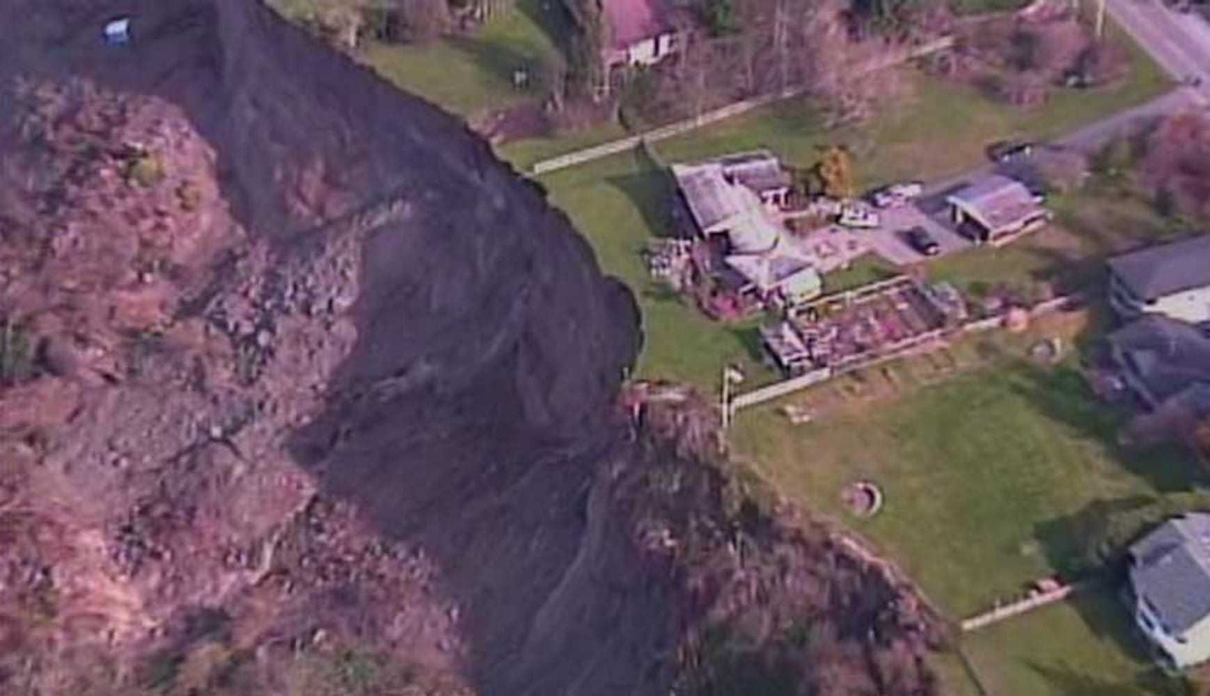 Whidbey Island homes threatened by landslide