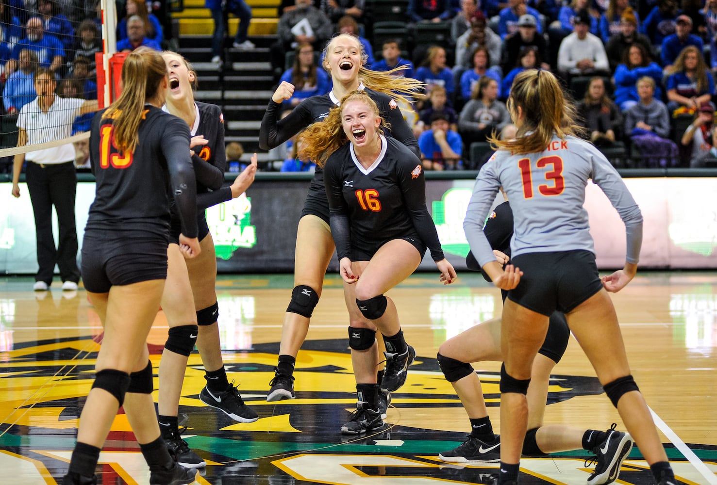 Fenwick wins Division II State volleyball championship against Highland