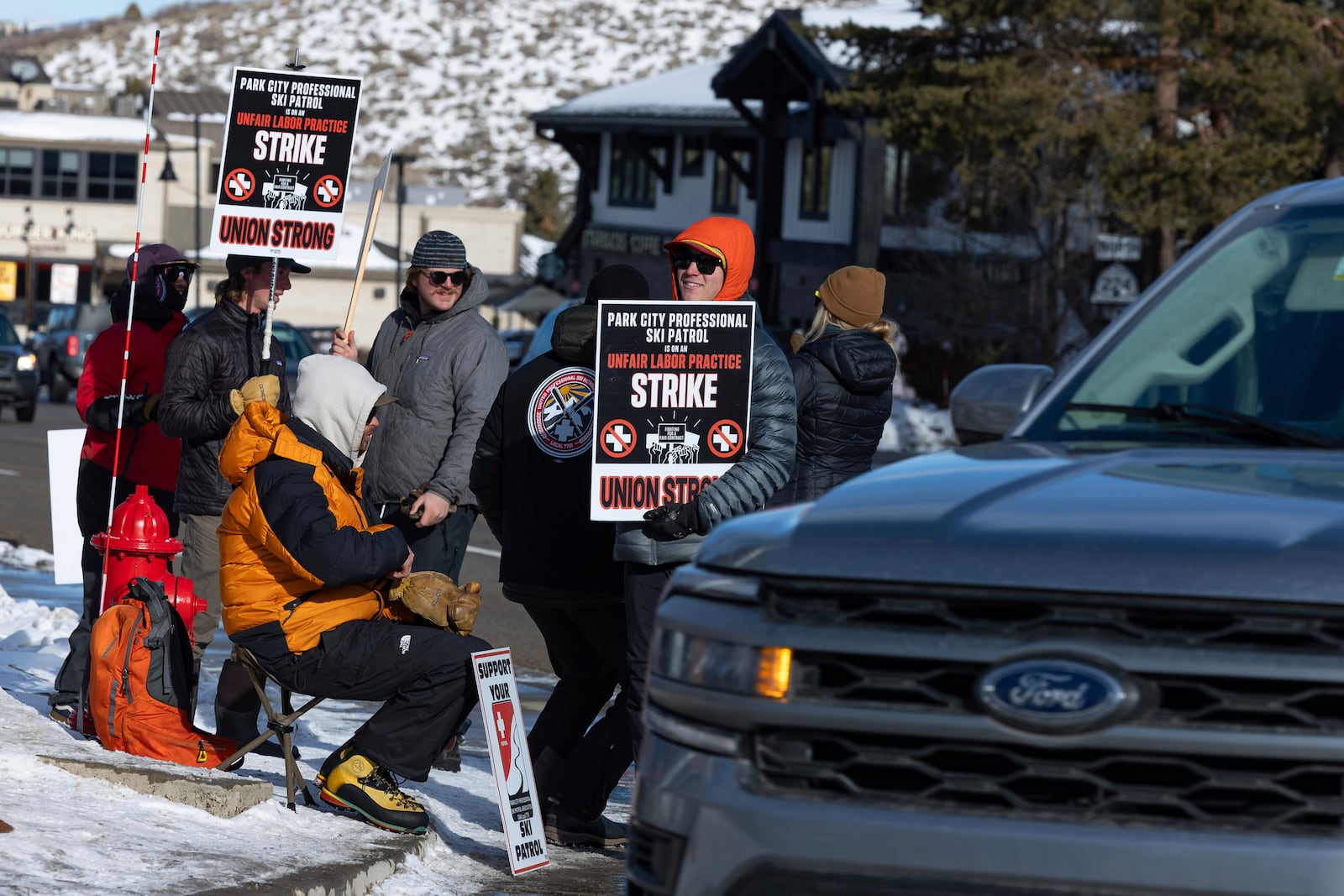 Park City Ski Patrol strike as they demanding livable wages in Park City, Utah Jan 7. 2025, (AP Photo/Melissa Majchrzak)