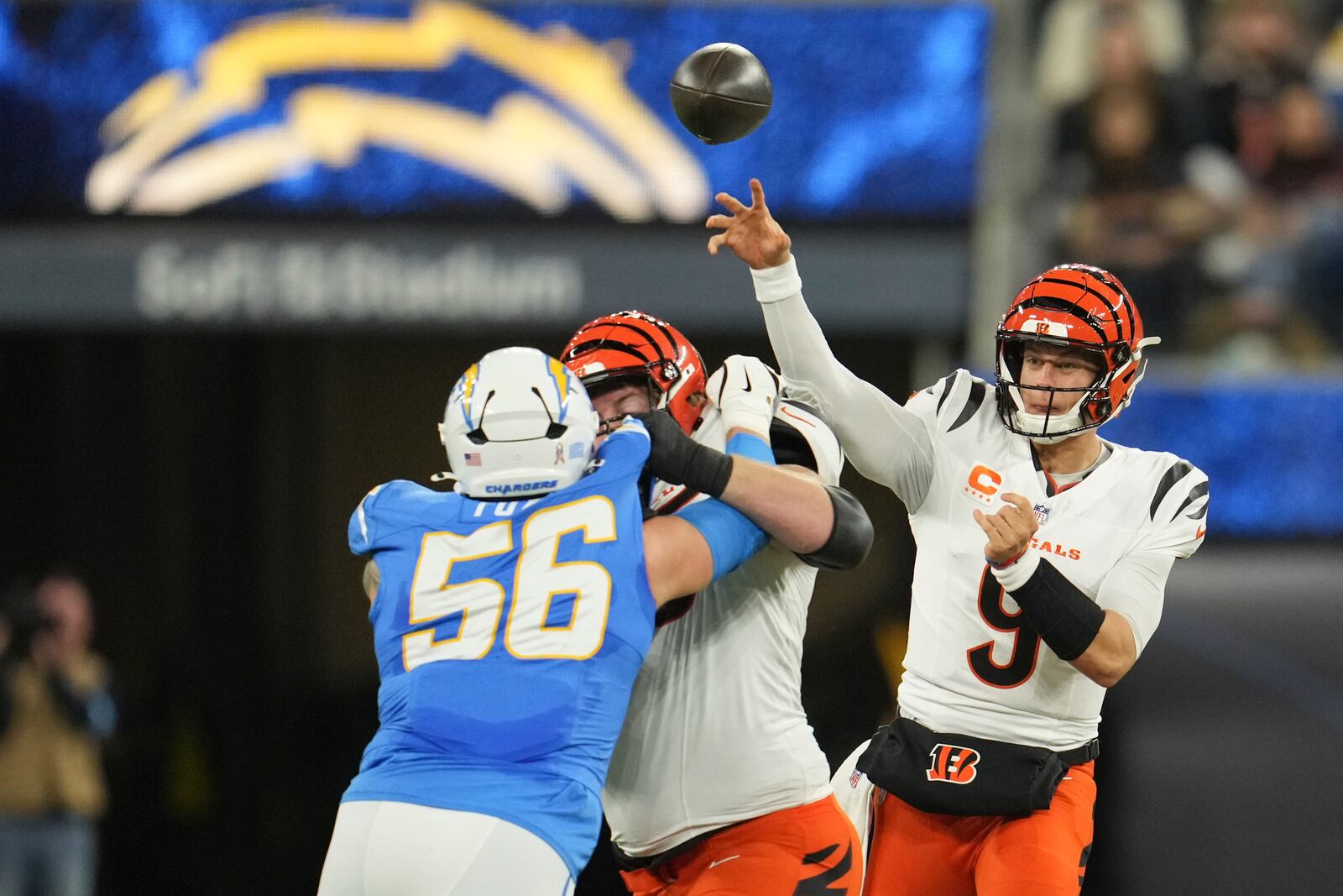 Cincinnati Bengals quarterback Joe Burrow (9) throws a pass during the first half of an NFL football game against the Los Angeles Chargers, Sunday, Nov. 17, 2024, in Inglewood, Calif. (AP Photo/Eric Thayer)