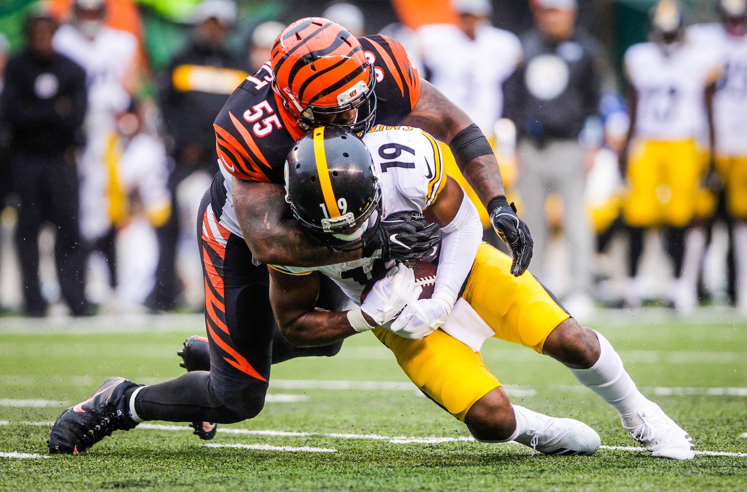 Cincinnati Bengals vs Pittsburgh Steelers football