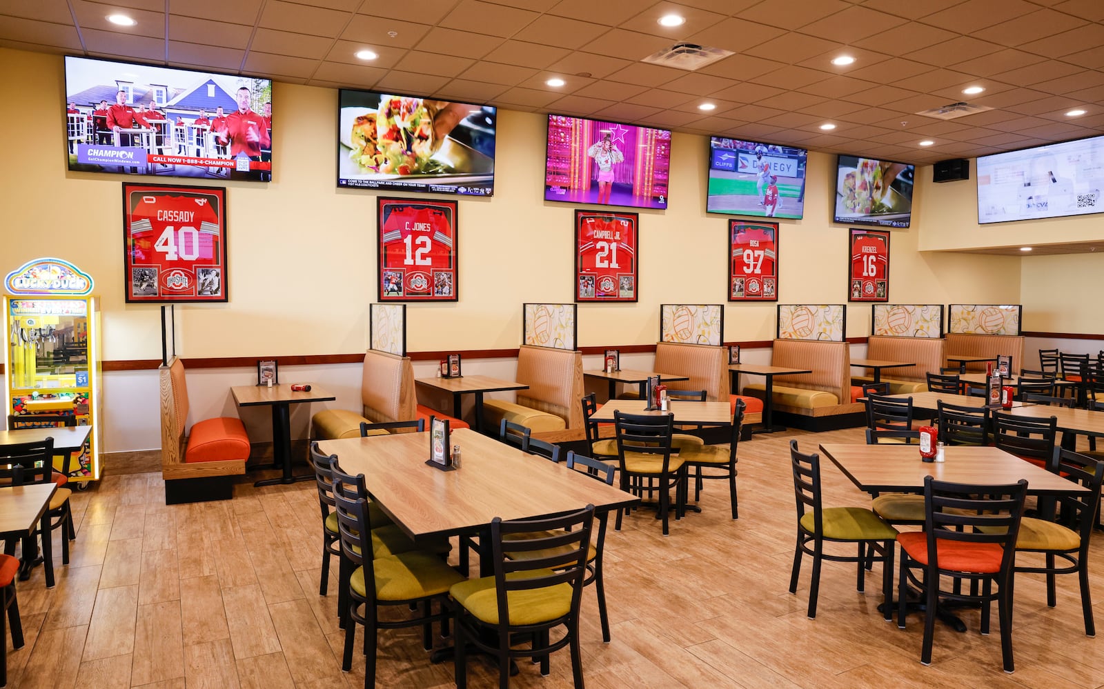 Shooters Sports Grill is open at 877 NW Washington Blvd. in Hamilton. NICK GRAHAM/STAFF