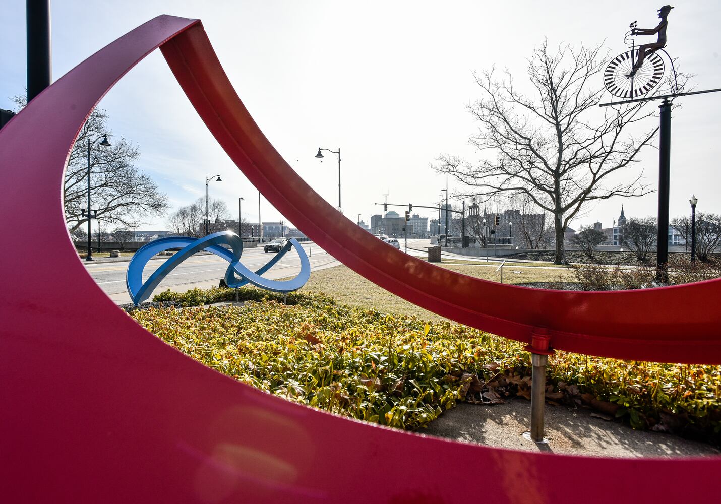 photo tour of the sculptures in Hamilton