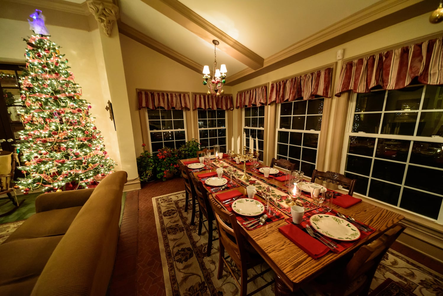 PHOTOS: South Main Candlelight Tour of Homes in Middletown