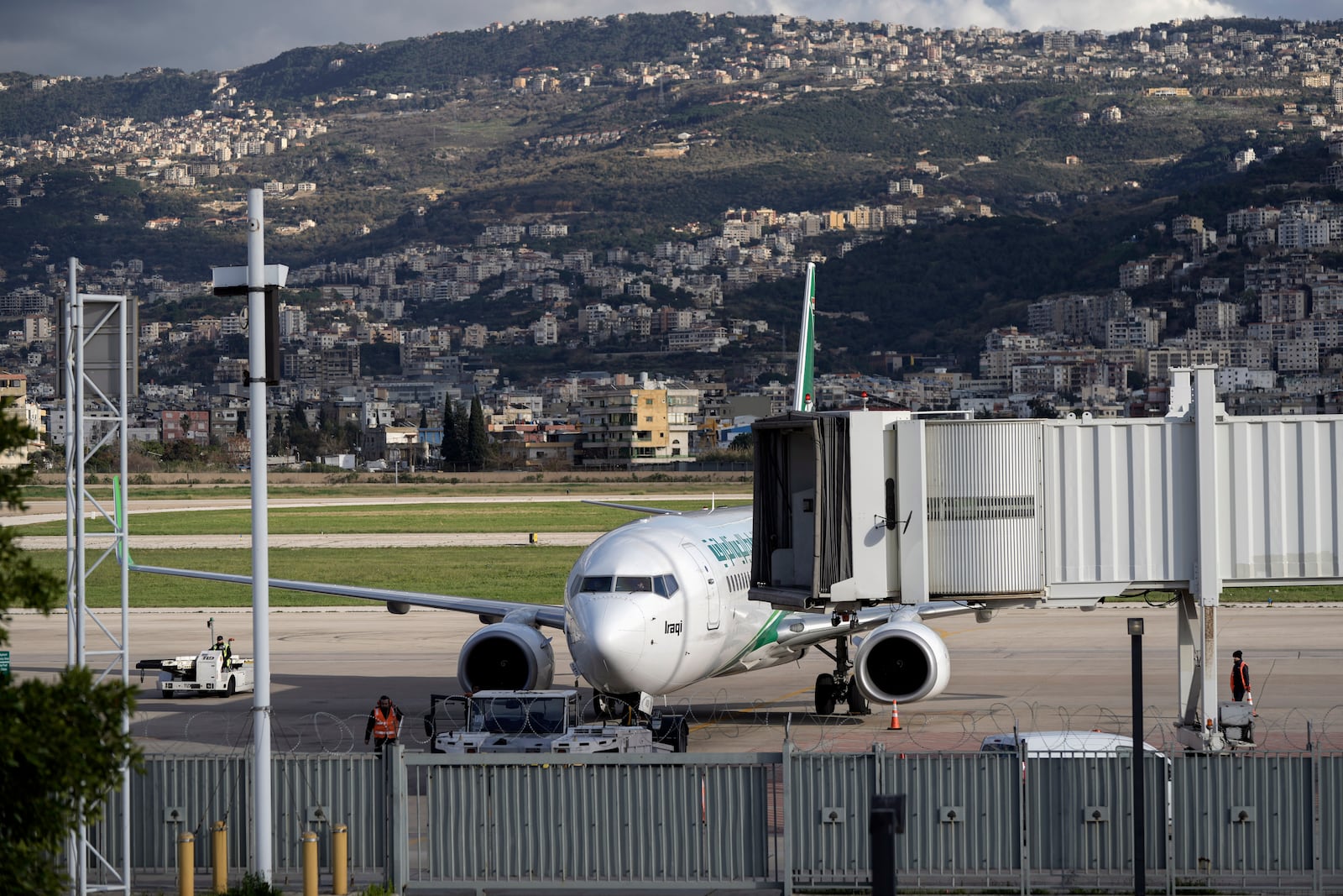 An Iraqi Airways plane arrives at Rafik Hariri International Airport, in Beirut, Lebanon, Friday, Feb. 21, 2025. (AP Photo/Bilal Hussein)