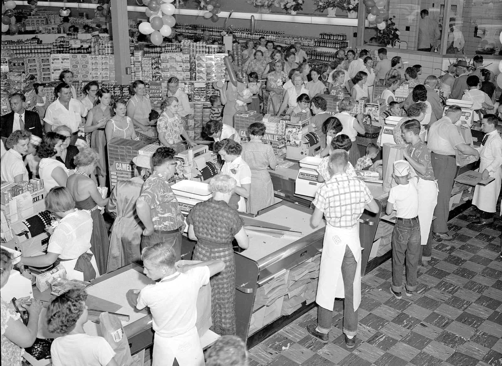 People flocked to the grand opening of Dorothy Lane Market at 2710 Far Hills Ave. in Oakwood  in 1953. NCR ARCHIVE AT DAYTON HISTORY