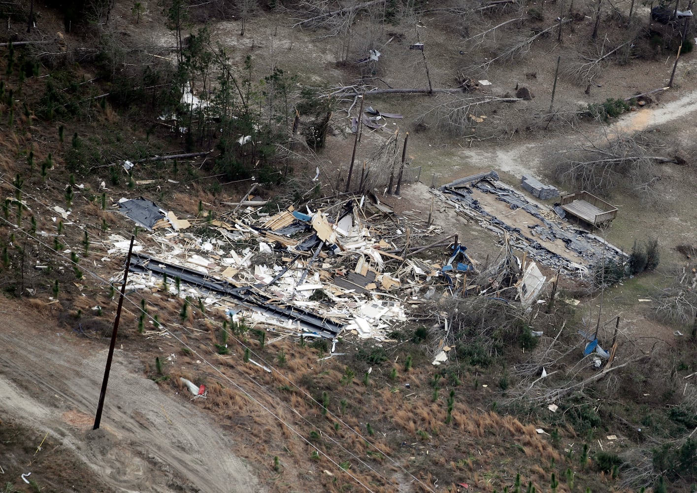 Trump visits Alabama after deadly tornado