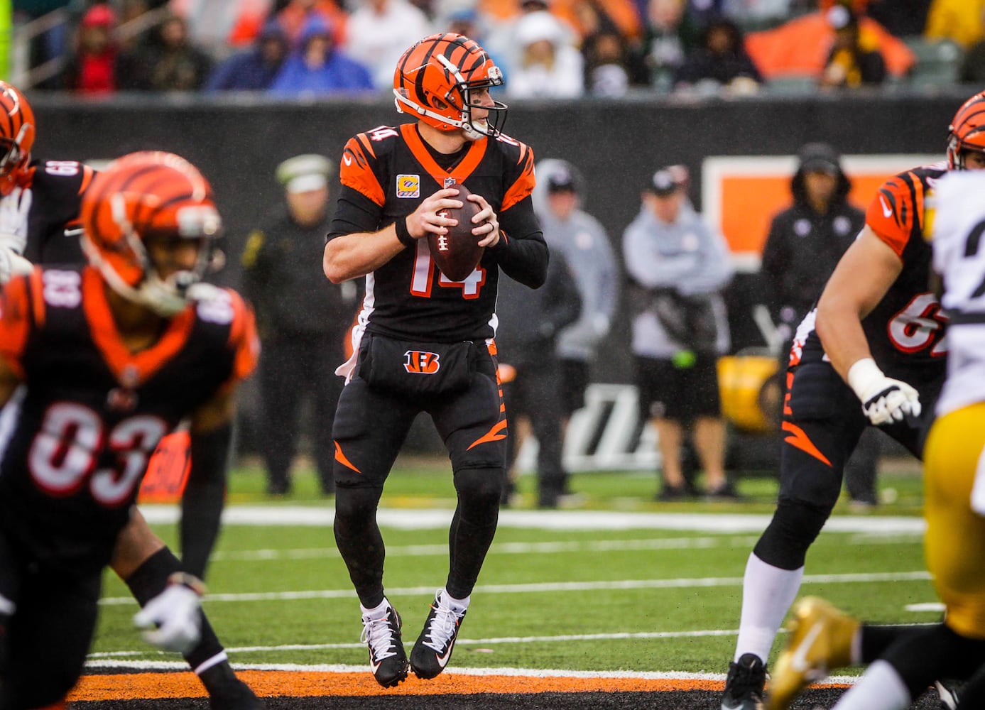 Cincinnati Bengals vs Pittsburgh Steelers football