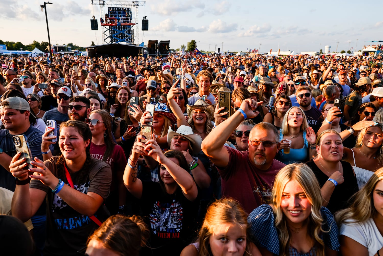 081023 VOA Country Music Fest