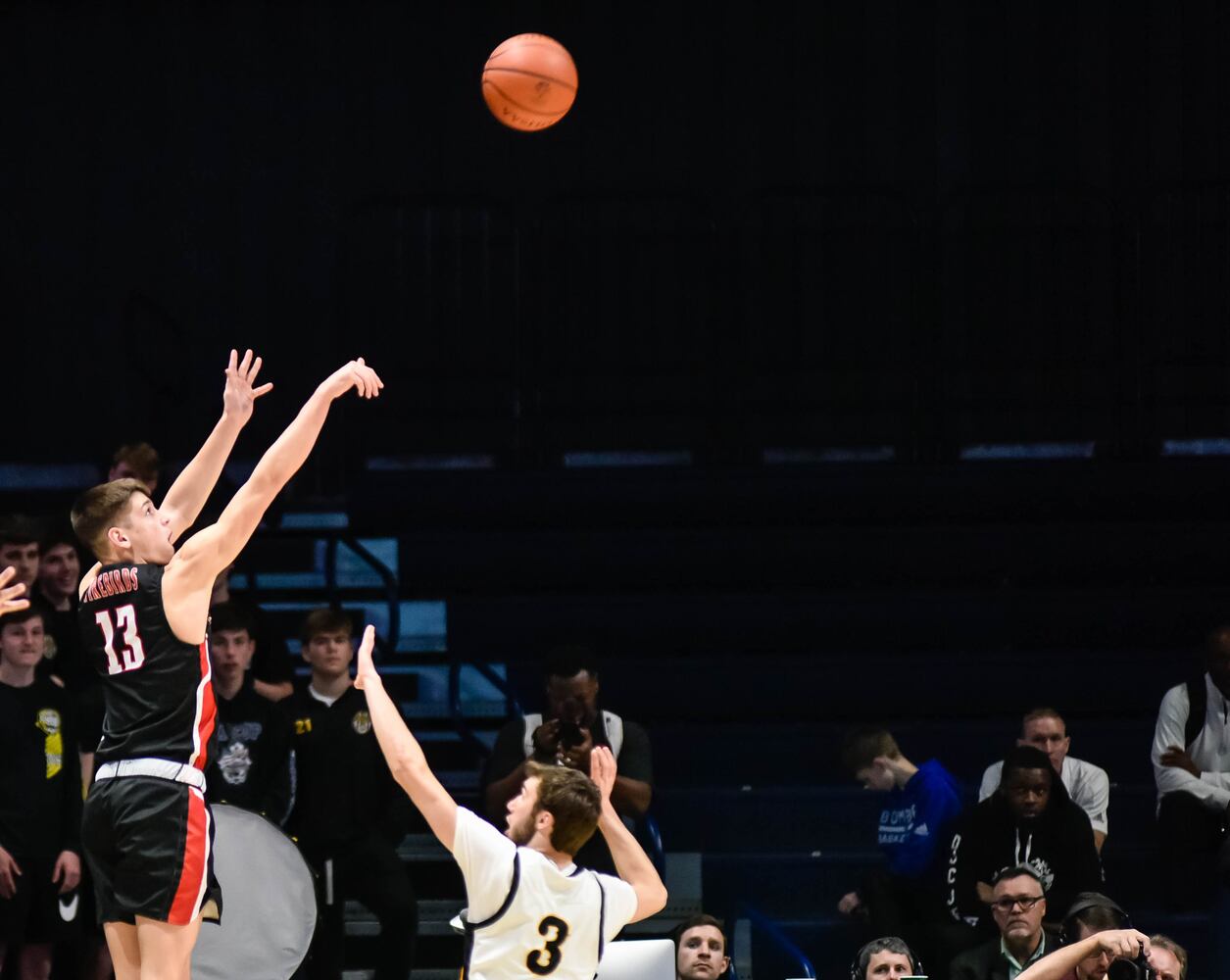 Centerville beats Lakota West in D1 boys district basketball final