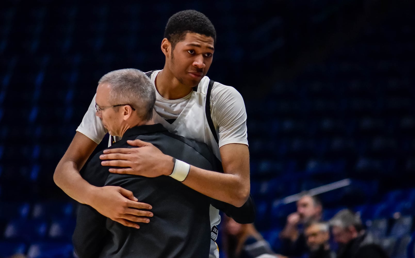 Centerville vs Moeller and Lakota East vs La Salle Regional basketball semifinals