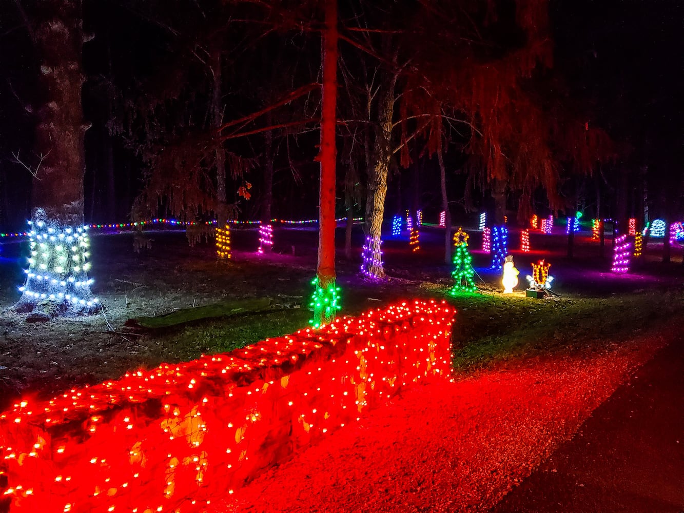 Fort Saint Clair Whispering Christmas light display in Eaton