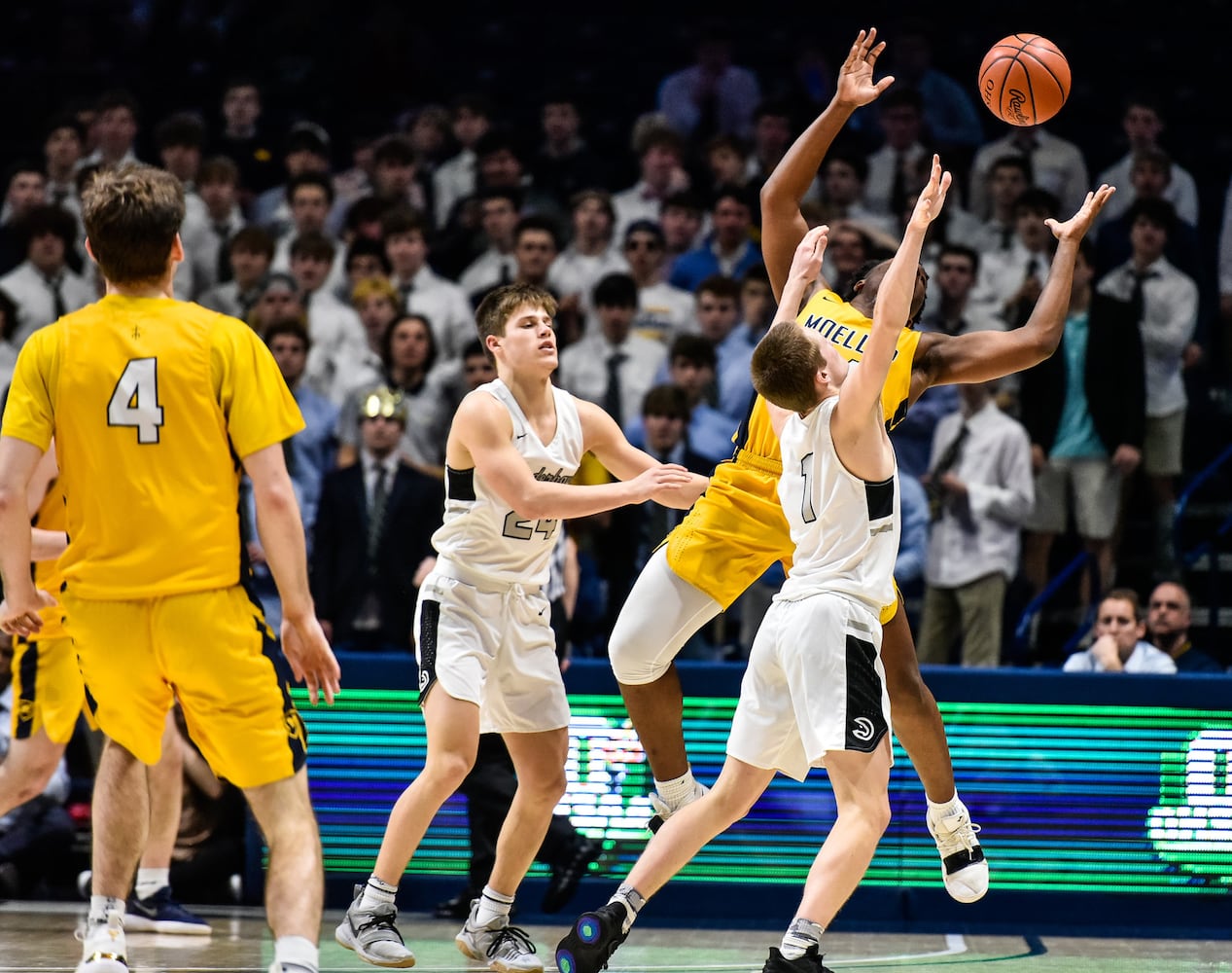 Lakota East falls to Moeller in D1 Regional basketball semifinal