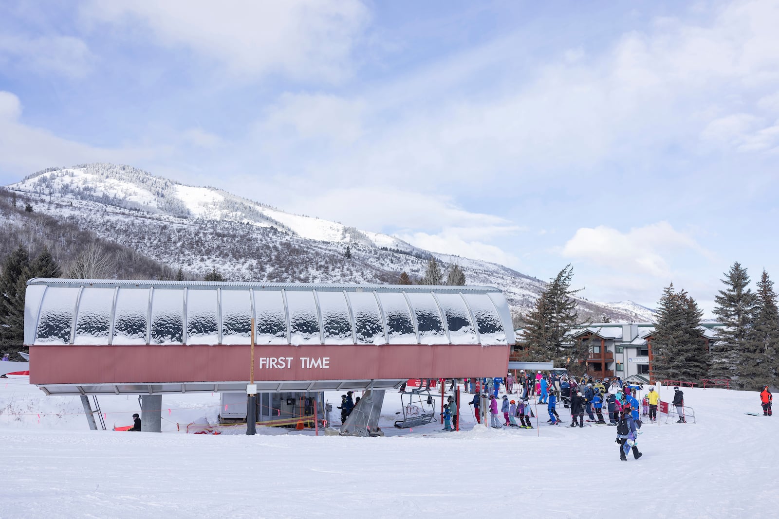 Park City Ski Resort lines and lifts are shut down due to the strike by the Park City Ski Patrol requesting livable wages in Park City, Utah, Tuesday, Jan 7. 2025. (AP Photo/Melissa Majchrzak)