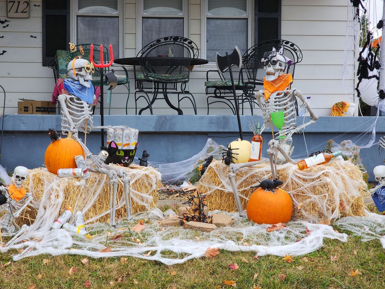 101022 Halloween decorations