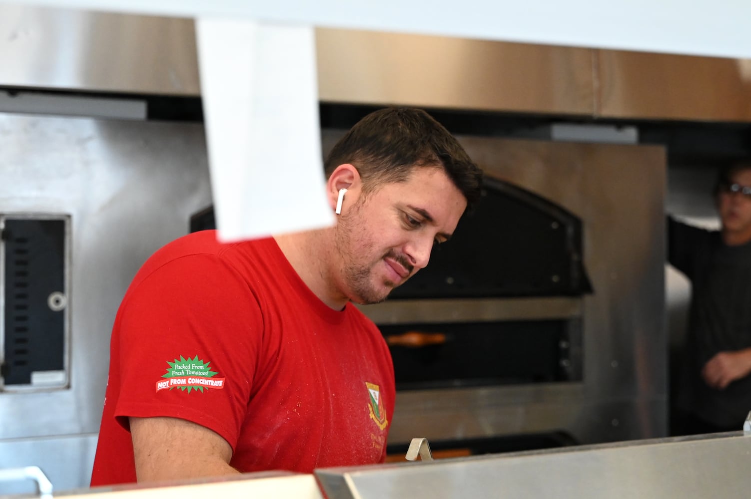 Calabria Pizza opens for business in Hamilton