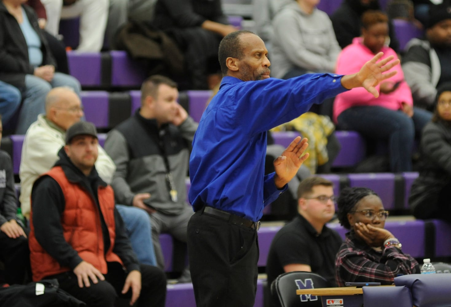 PHOTOS: Dunbar at Middletown, boys basketball