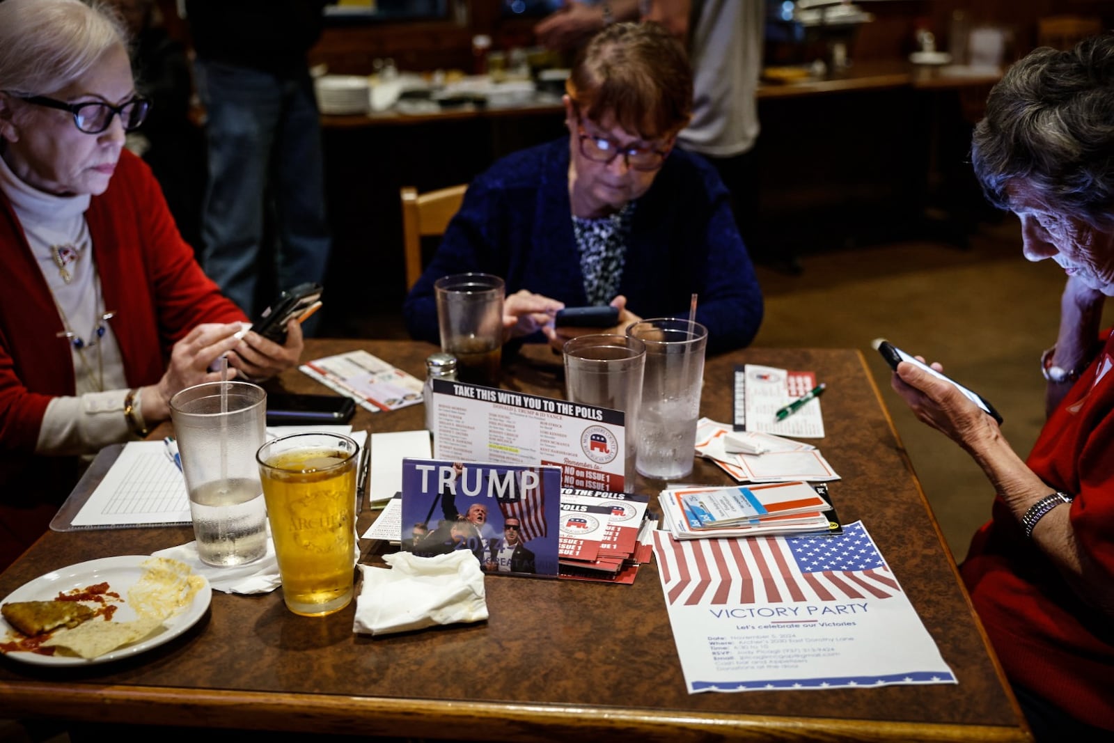 Montgomery County Republican election party goes check the election tally at Archer’s Tavern in Kettering. Jim Noelker/Staff 