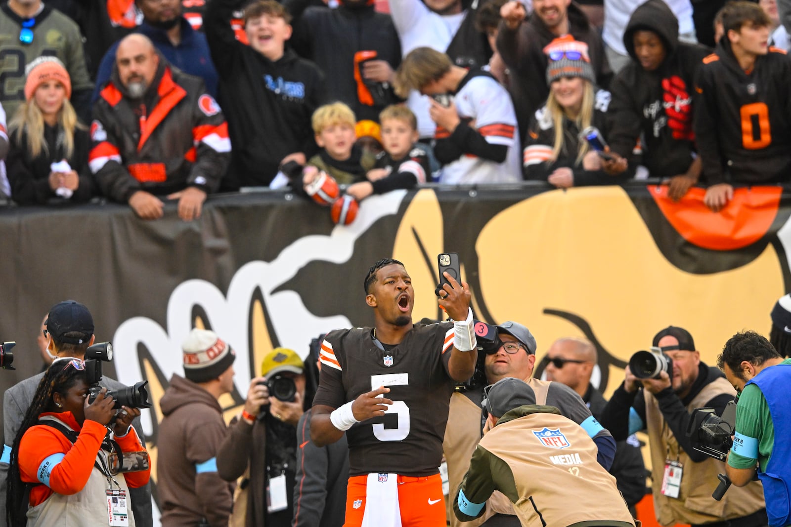 Cleveland Browns quarterback Jameis Winston (5) celebrates after a win against the Baltimore Ravens in an NFL football game in Cleveland, Sunday, Oct. 27, 2024. (AP Photo/David Richard)