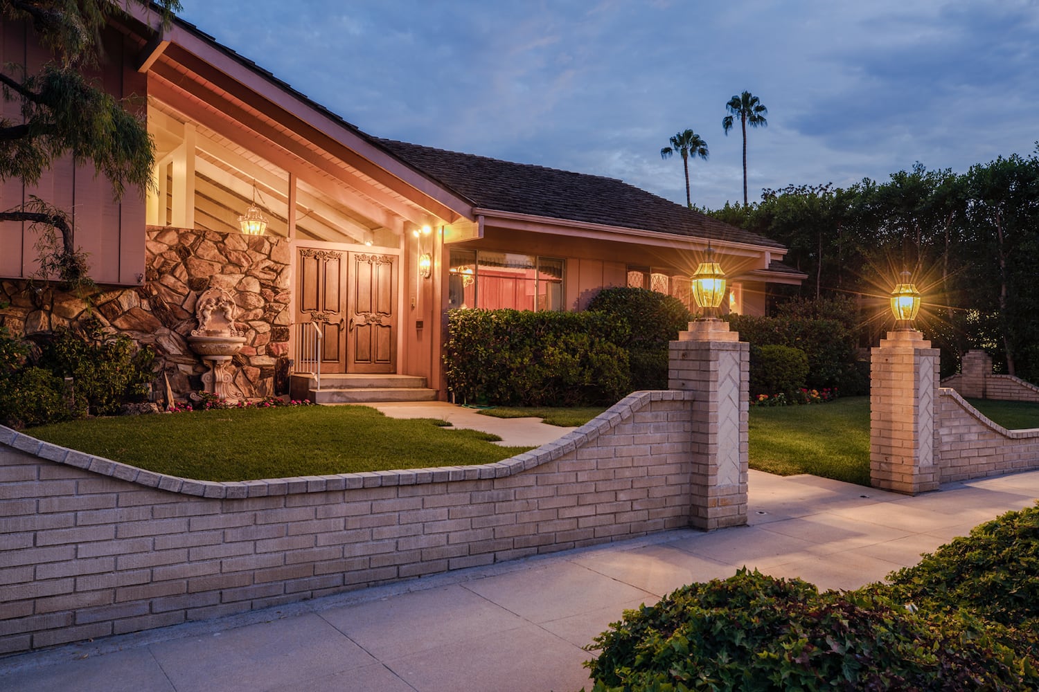 Photos: Take a look inside the ′Brady Bunch′ House